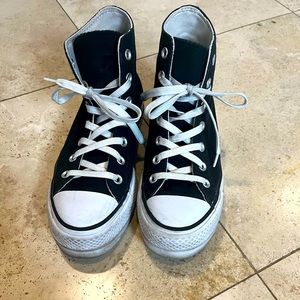 Converse Chuck Taylor Lift High Top Platform Sneaker